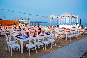 A_beach_wedding_with_splurges_of_bougainvillea_2 5
