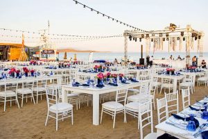 A_beach_wedding_with_splurges_of_bougainvillea_9 5