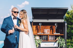 Delight-your-Wedding-Guests-with-a-Prosecco-Bar-Van-7 5