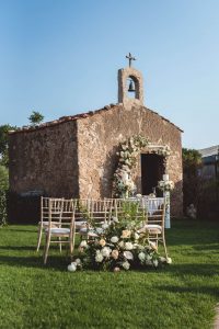 A Moho backyard wedding at a 19th century castle 21 5