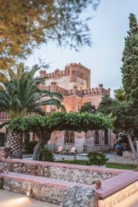 A Moho backyard wedding at a 19th century castle 53 5