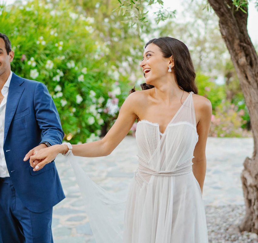 A Chic Yet Elegant Celebration at the Island Art And Taste Wedding Venue at the Athenian Riviera
